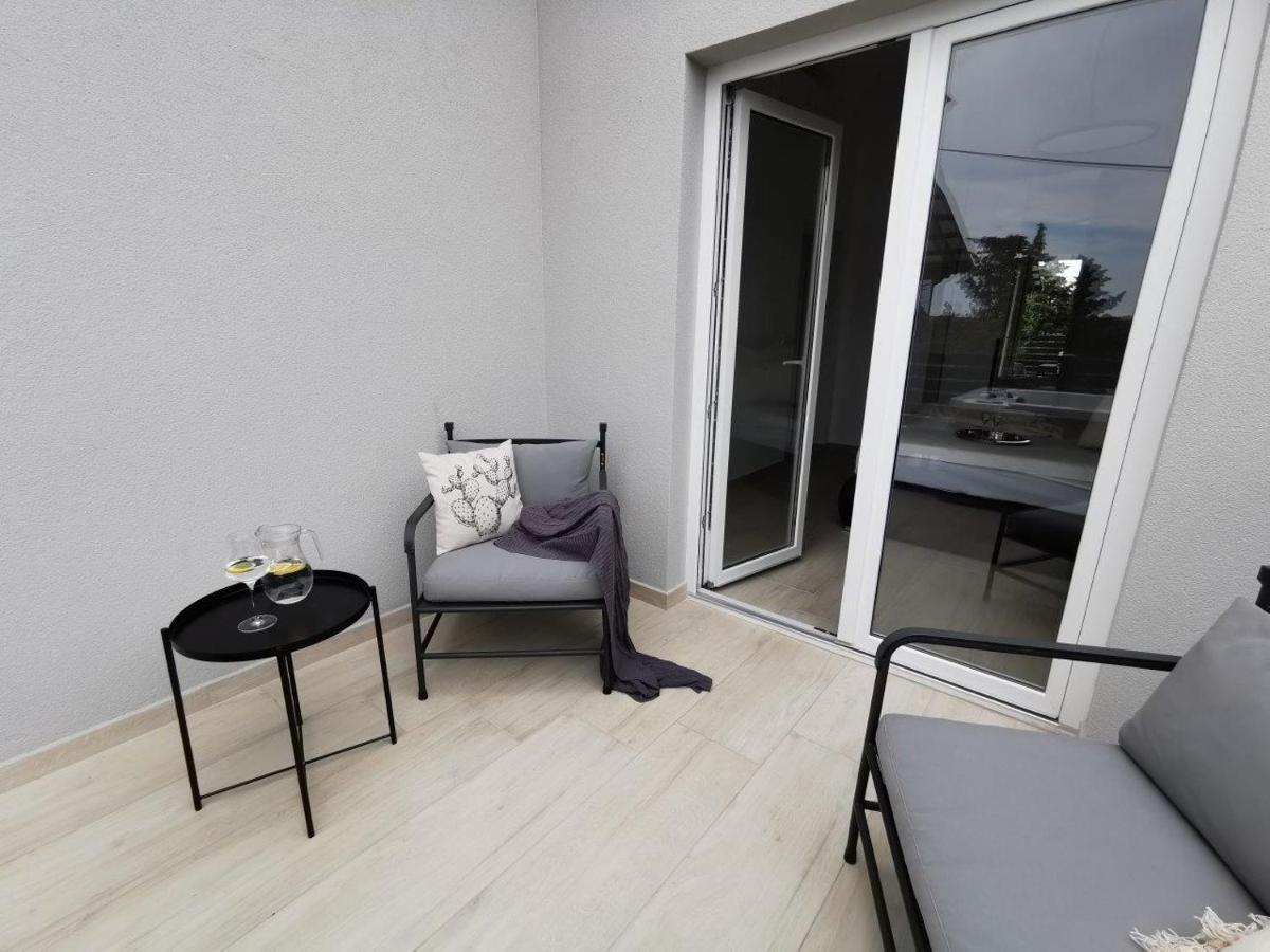 Poljana Apartment *