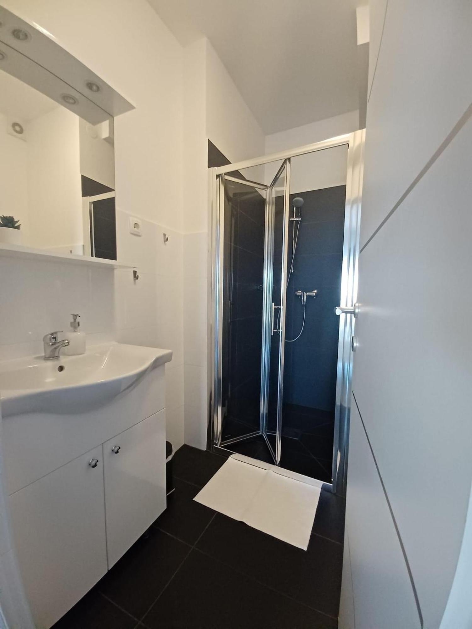 Poljana Apartment *